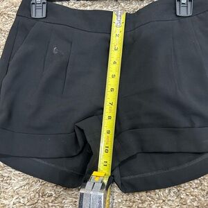 Flattering dressy shorts w/pleats and side pockets, side zipper-100% polyester